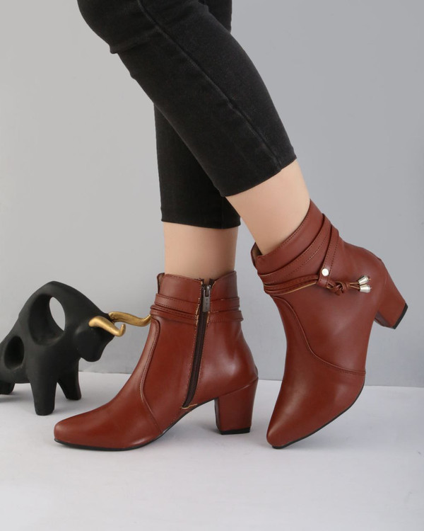 بوت چرم زنانه