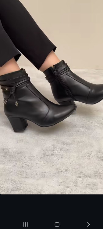 نیمبوت پاشنهدار