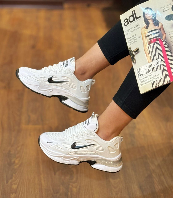 کتونی برند دخترانه