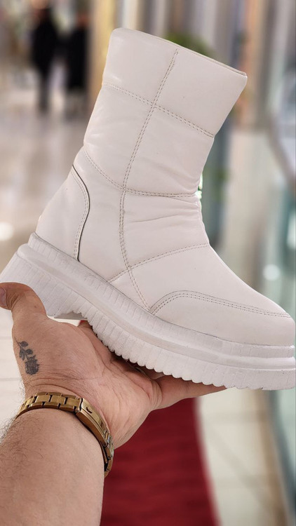 نیمبوت سفید