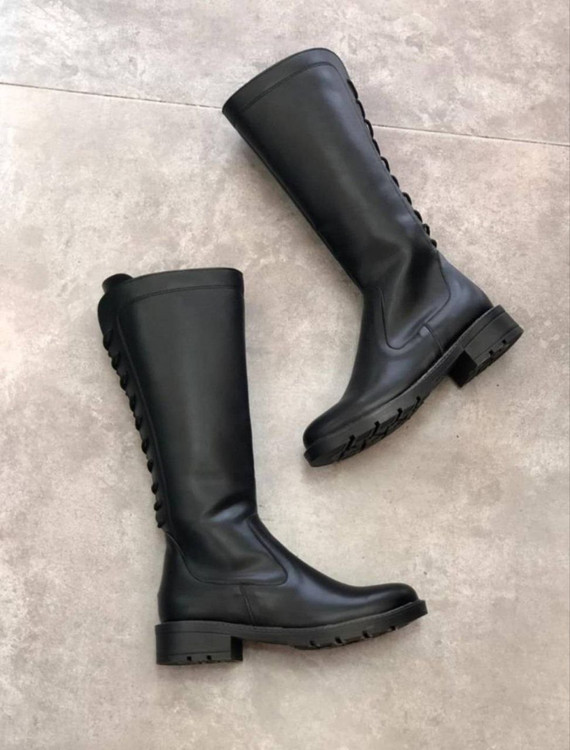 چکمه زیر زانو