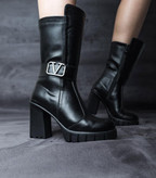 چکمه زیر زانو