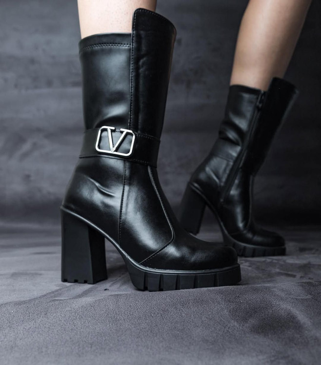 چکمه زیر زانو