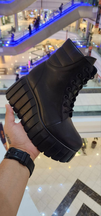 بوت لژدار برشکا