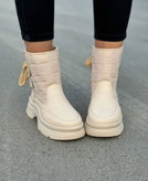 بوتدخترانه