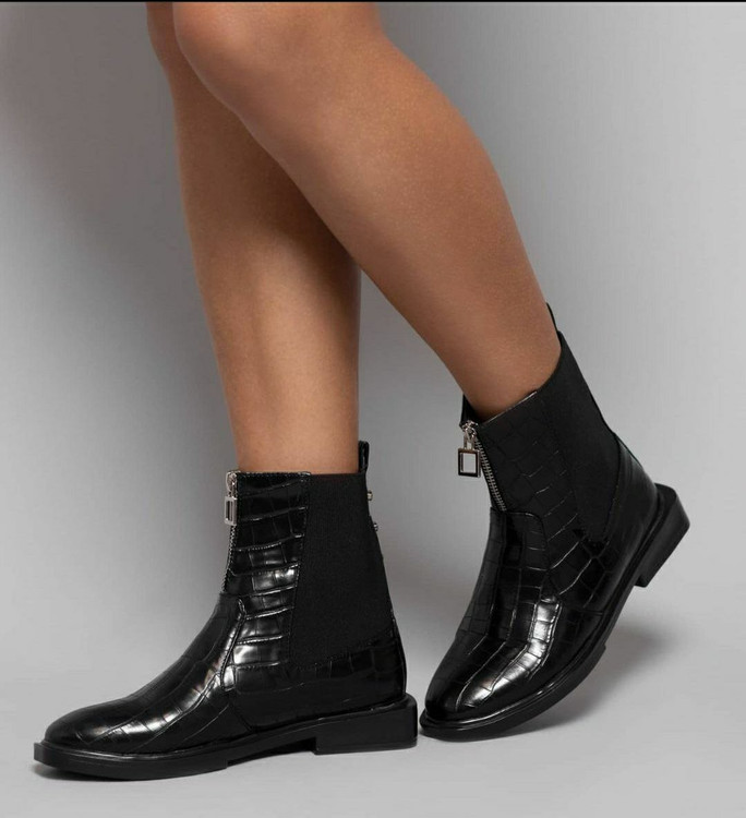 نیمبوت پوست ماری دخترانه