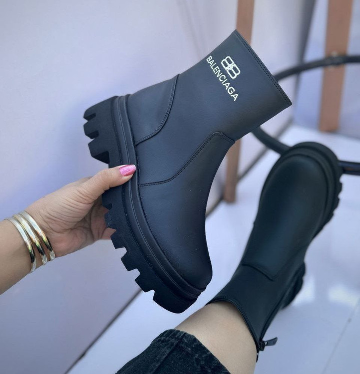 بوت بالنسیگا دخترانه