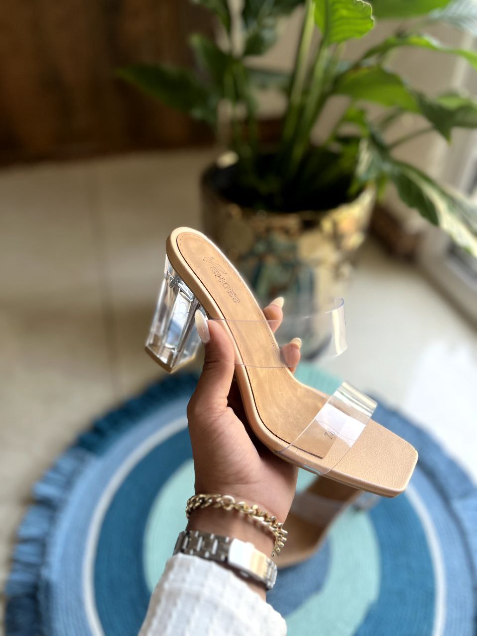 صندل طلقی پاشنه شیشه‌ای