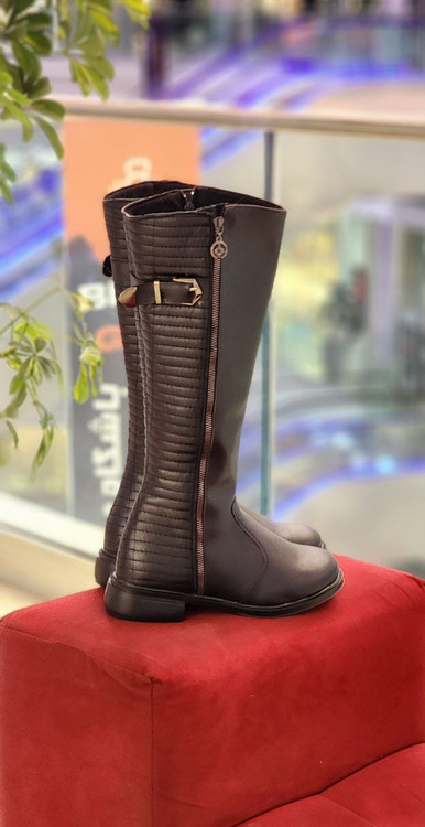 چکمه زیر زانو