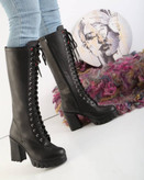 چکمه هزاربندی