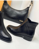 پوتین پاشنهدار