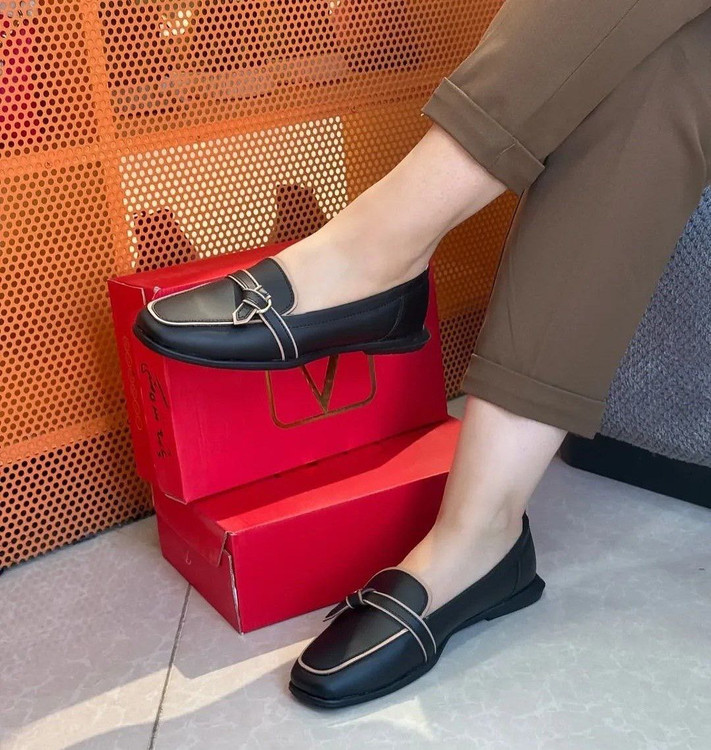 کالج کراواتی دخترانه