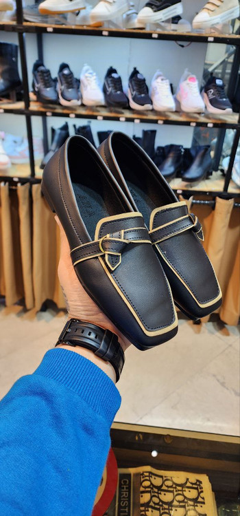 کالج تخت دخترانه