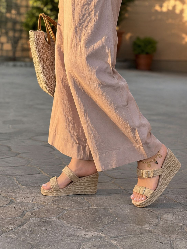 صندل لژدار پاشنه کنفی دوبندی🌸کد ۱۸۹