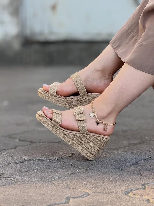 صندل لژدار پاشنه کنفی دوبندی🌸کد ۱۸۹